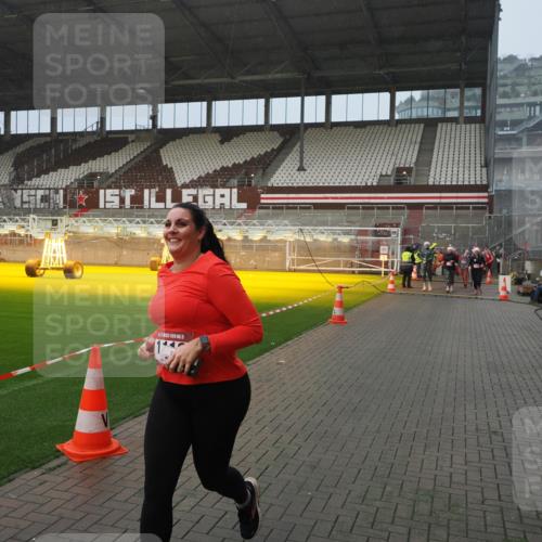 07.12.2025 - St. Pauli X-Mass-Run No. 15 Fabian Wolf http://msf.ph/oto/9409604 07.12.2025 11:09:21 Ziel 44, 51, 558, 971, 1110, 1260, 1463, 1477, 1574, 1641, 1851, 3151 meine-sportfotos.de