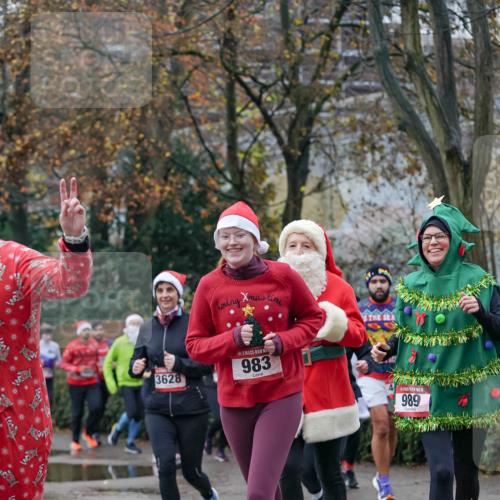 07.12.2025 - St. Pauli X-Mass-Run No. 15 Michael Burmester http://msf.ph/oto/9409615 07.12.2025 09:45:56 Laufen 3628, 983, 15, 989 meine-sportfotos.de