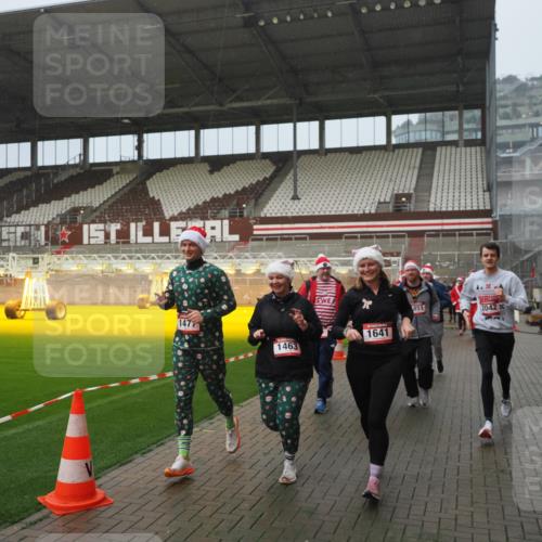 07.12.2025 - St. Pauli X-Mass-Run No. 15 Fabian Wolf http://msf.ph/oto/9409625 07.12.2025 11:09:29 Ziel 59, 66, 266, 330, 971, 1084, 1110, 1463, 1477, 1641, 1851, 1870, 1945, 1974, 2042, 3151, 4190, 4191 meine-sportfotos.de
