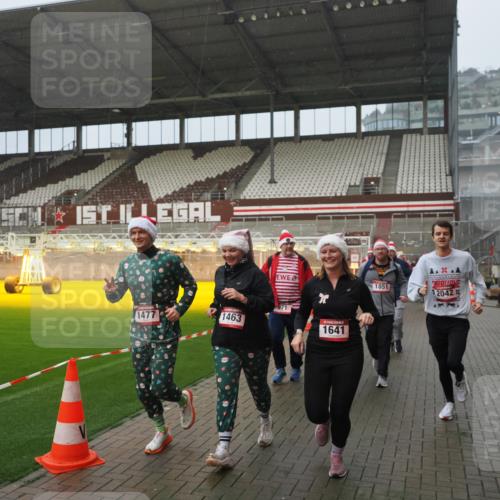 07.12.2025 - St. Pauli X-Mass-Run No. 15 Fabian Wolf http://msf.ph/oto/9409628 07.12.2025 11:09:29 Ziel 59, 66, 266, 330, 971, 1084, 1110, 1463, 1477, 1641, 1851, 1870, 1945, 1974, 2042, 3151, 4190, 4191 meine-sportfotos.de