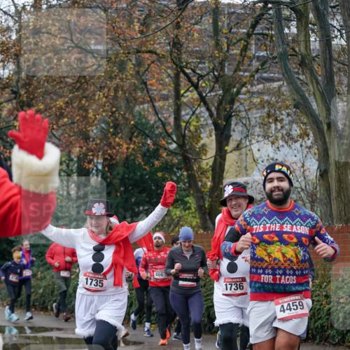 07.12.2025 - St. Pauli X-Mass-Run No. 15 Michael Burmester http://msf.ph/oto/9409630 07.12.2025 09:45:58 Laufen 1735, 466, 1736, 4459 meine-sportfotos.de