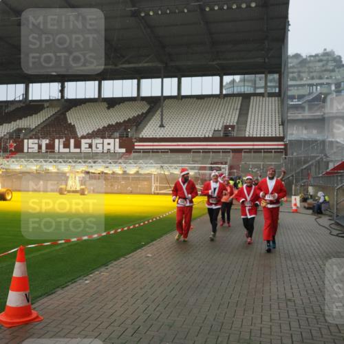 07.12.2025 - St. Pauli X-Mass-Run No. 15 Fabian Wolf http://msf.ph/oto/9409658 07.12.2025 11:09:32 Ziel 59, 66, 266, 330, 971, 1084, 1463, 1477, 1579, 1582, 1641, 1851, 1870, 1945, 1974, 2042, 3151, 4190, 4191 meine-sportfotos.de
