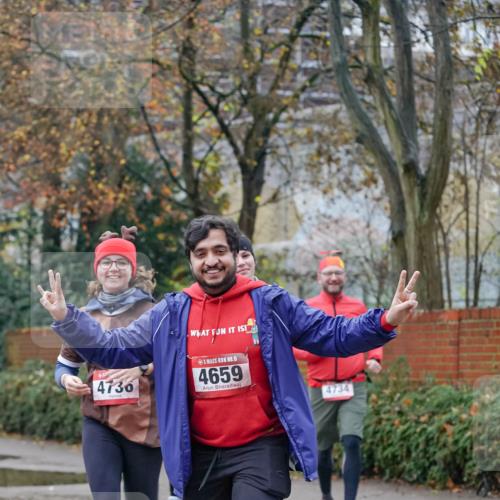 07.12.2025 - St. Pauli X-Mass-Run No. 15 Michael Burmester http://msf.ph/oto/9409672 07.12.2025 09:46:03 Laufen 4736, 15, 4659, 4734 meine-sportfotos.de