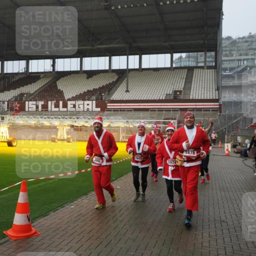 07.12.2025 - St. Pauli X-Mass-Run No. 15 Fabian Wolf http://msf.ph/oto/9409683 07.12.2025 11:09:34 Ziel 59, 66, 266, 330, 971, 1084, 1463, 1477, 1579, 1582, 1641, 1851, 1870, 1945, 1974, 2042, 3151, 4190, 4191 meine-sportfotos.de