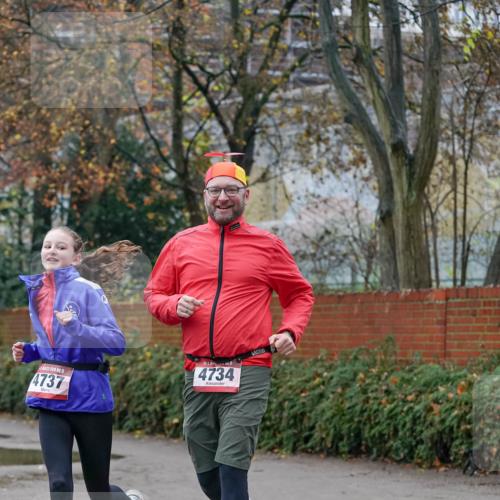 07.12.2025 - St. Pauli X-Mass-Run No. 15 Michael Burmester http://msf.ph/oto/9409684 07.12.2025 09:46:05 Laufen 15, 4737, 4734 meine-sportfotos.de