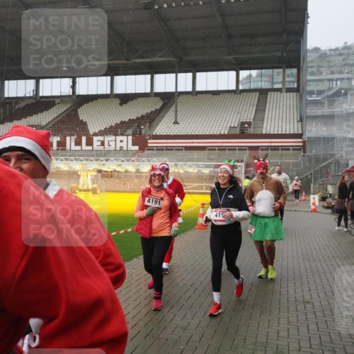 07.12.2025 - St. Pauli X-Mass-Run No. 15 Fabian Wolf http://msf.ph/oto/9409714 07.12.2025 11:09:36 Ziel 59, 66, 266, 330, 971, 1084, 1463, 1477, 1579, 1582, 1641, 1851, 1870, 1945, 1974, 2042, 3151, 4190, 4191 meine-sportfotos.de