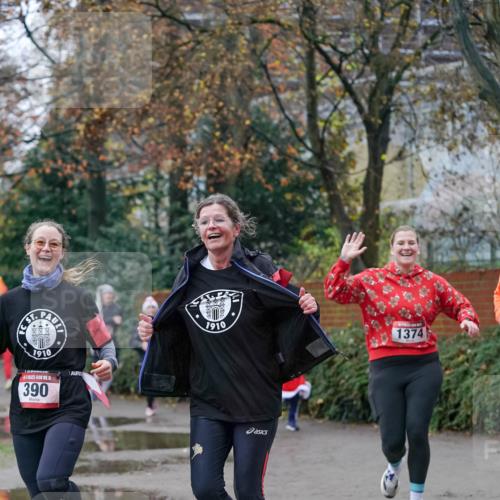 07.12.2025 - St. Pauli X-Mass-Run No. 15 Michael Burmester http://msf.ph/oto/9409728 07.12.2025 09:46:13 Laufen 1910, 15, 390, 1910, 1374 meine-sportfotos.de