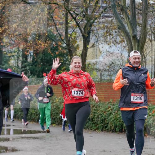 07.12.2025 - St. Pauli X-Mass-Run No. 15 Michael Burmester http://msf.ph/oto/9409731 07.12.2025 09:46:13 Laufen 3414, 1374, 1316 meine-sportfotos.de