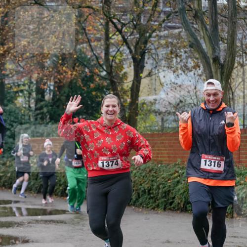 07.12.2025 - St. Pauli X-Mass-Run No. 15 Michael Burmester http://msf.ph/oto/9409737 07.12.2025 09:46:13 Laufen 1464, 5, 1374, 15, 1316 meine-sportfotos.de