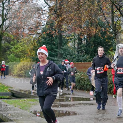 07.12.2025 - St. Pauli X-Mass-Run No. 15 Michael Burmester http://msf.ph/oto/9409781 07.12.2025 09:46:18 Laufen 2770, 2968, 2650 meine-sportfotos.de