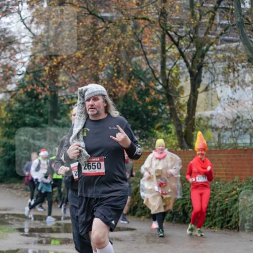 07.12.2025 - St. Pauli X-Mass-Run No. 15 Michael Burmester http://msf.ph/oto/9409787 07.12.2025 09:46:19 Laufen 15, 2650, 0300, 2177 meine-sportfotos.de
