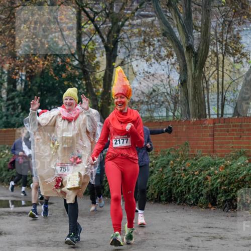 07.12.2025 - St. Pauli X-Mass-Run No. 15 Michael Burmester http://msf.ph/oto/9409814 07.12.2025 09:46:22 Laufen 756, 2177 meine-sportfotos.de