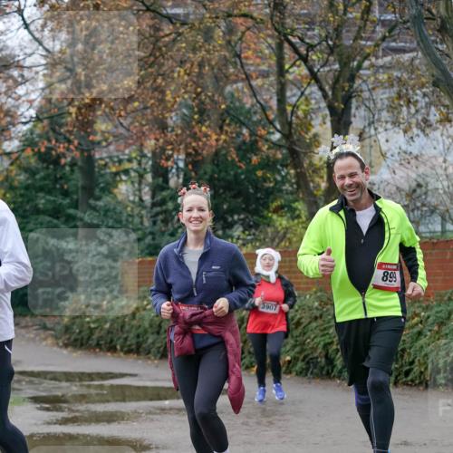 07.12.2025 - St. Pauli X-Mass-Run No. 15 Michael Burmester http://msf.ph/oto/9409855 07.12.2025 09:46:27 Laufen 3907, 8, 99 meine-sportfotos.de