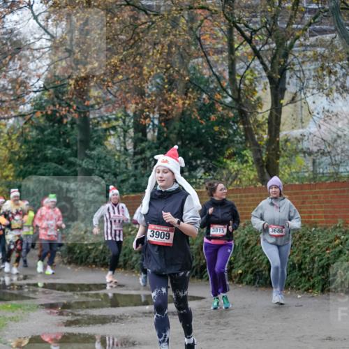 07.12.2025 - St. Pauli X-Mass-Run No. 15 Michael Burmester http://msf.ph/oto/9409877 07.12.2025 09:46:40 Laufen 3909, 3686, 3815 meine-sportfotos.de
