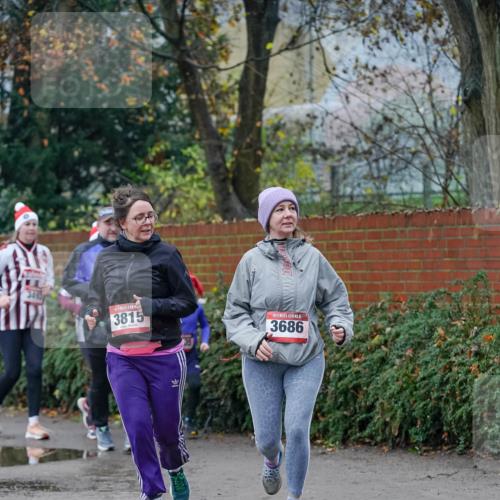 07.12.2025 - St. Pauli X-Mass-Run No. 15 Michael Burmester http://msf.ph/oto/9409886 07.12.2025 09:46:41 Laufen 3490, 3815, 15, 3686 meine-sportfotos.de
