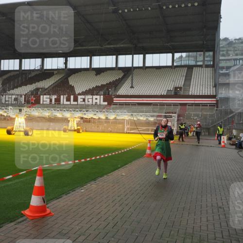 07.12.2025 - St. Pauli X-Mass-Run No. 15 Fabian Wolf http://msf.ph/oto/9409888 07.12.2025 11:09:57 Ziel 696, 720, 737, 753, 755, 814, 863, 1157, 1163 meine-sportfotos.de