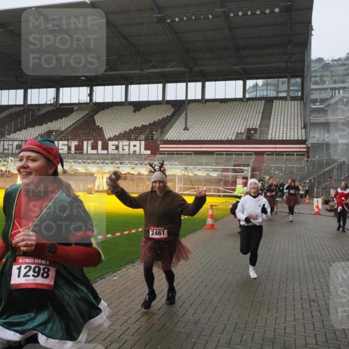 07.12.2025 - St. Pauli X-Mass-Run No. 15 Fabian Wolf http://msf.ph/oto/9409978 07.12.2025 11:10:22 Ziel 42, 53, 980, 1298, 1299, 1398, 1694, 1697, 1739, 1740, 2371 meine-sportfotos.de