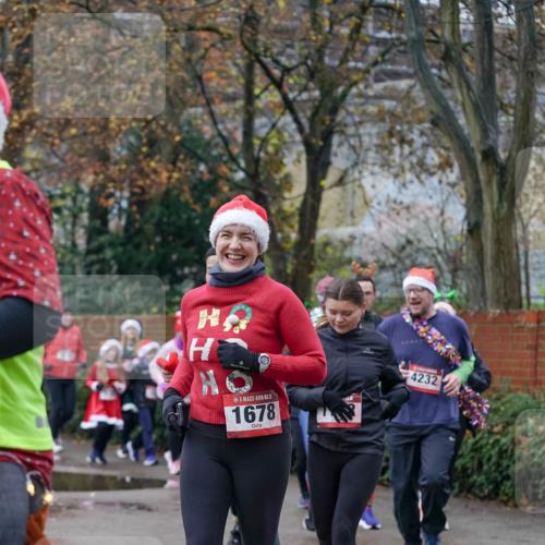 07.12.2025 - St. Pauli X-Mass-Run No. 15 Michael Burmester http://msf.ph/oto/9409983 07.12.2025 09:46:53 Laufen 5, 1678, 4232 meine-sportfotos.de