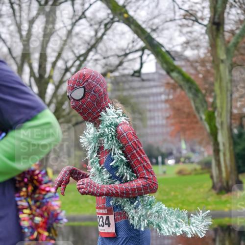 07.12.2025 - St. Pauli X-Mass-Run No. 15 Michael Burmester http://msf.ph/oto/9410010 07.12.2025 09:46:57 Laufen 15, 234 meine-sportfotos.de