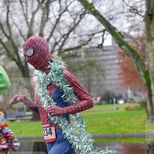 07.12.2025 - St. Pauli X-Mass-Run No. 15 Michael Burmester http://msf.ph/oto/9410013 07.12.2025 09:46:57 Laufen 234 meine-sportfotos.de