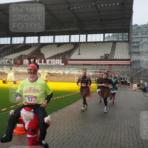 07.12.2025 - St. Pauli X-Mass-Run No. 15 Fabian Wolf http://msf.ph/oto/9410028 07.12.2025 11:10:26 Ziel 30, 31, 42, 49, 53, 134, 980, 1298, 1299, 1398, 1692, 1694, 1697, 1739, 1740, 2371 meine-sportfotos.de