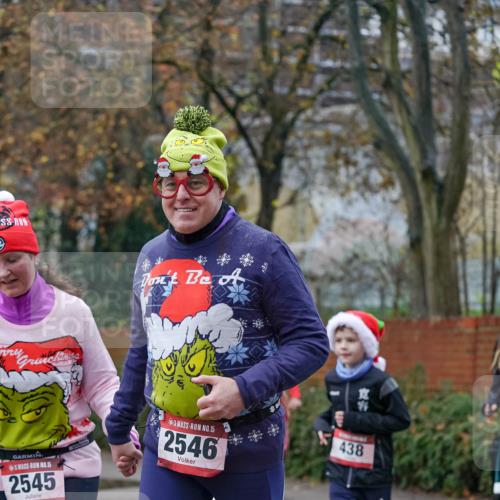 07.12.2025 - St. Pauli X-Mass-Run No. 15 Michael Burmester http://msf.ph/oto/9410030 07.12.2025 09:46:59 Laufen 15, 2545, 15, 2546, 438 meine-sportfotos.de