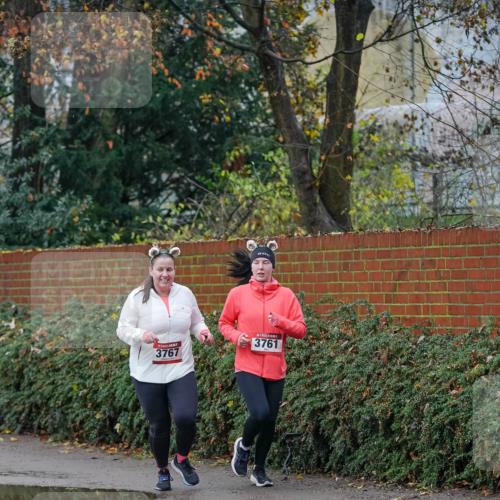 07.12.2025 - St. Pauli X-Mass-Run No. 15 Michael Burmester http://msf.ph/oto/9410068 07.12.2025 09:47:07 Laufen 3761, 3767 meine-sportfotos.de