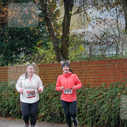 07.12.2025 - St. Pauli X-Mass-Run No. 15 Michael Burmester http://msf.ph/oto/9410075 07.12.2025 09:47:08 Laufen 3767, 3761 meine-sportfotos.de