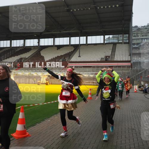 07.12.2025 - St. Pauli X-Mass-Run No. 15 Fabian Wolf http://msf.ph/oto/9410121 07.12.2025 11:10:36 Ziel 29, 30, 31, 49, 53, 122, 134, 745, 1064, 1066, 1298, 1380, 1398, 1626, 1692, 1694, 1697, 1739, 1740, 3124, 3136 meine-sportfotos.de