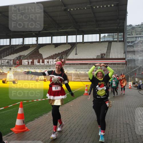 07.12.2025 - St. Pauli X-Mass-Run No. 15 Fabian Wolf http://msf.ph/oto/9410124 07.12.2025 11:10:36 Ziel 29, 30, 31, 49, 53, 122, 134, 745, 1064, 1066, 1298, 1380, 1398, 1626, 1692, 1694, 1697, 1739, 1740, 3124, 3136 meine-sportfotos.de