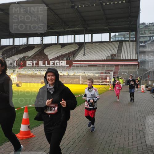07.12.2025 - St. Pauli X-Mass-Run No. 15 Fabian Wolf http://msf.ph/oto/9410246 07.12.2025 11:10:44 Ziel 29, 30, 31, 49, 122, 134, 745, 1064, 1066, 1380, 1400, 1402, 1584, 1626, 1692, 3124, 3136, 4574 meine-sportfotos.de