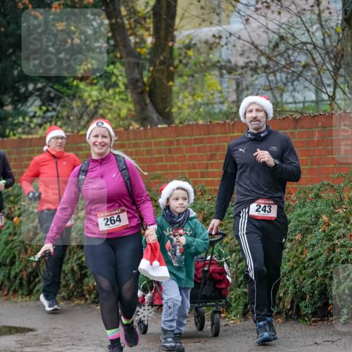 07.12.2025 - St. Pauli X-Mass-Run No. 15 Michael Burmester http://msf.ph/oto/9410305 07.12.2025 09:47:46 Laufen 15, 264, 243 meine-sportfotos.de