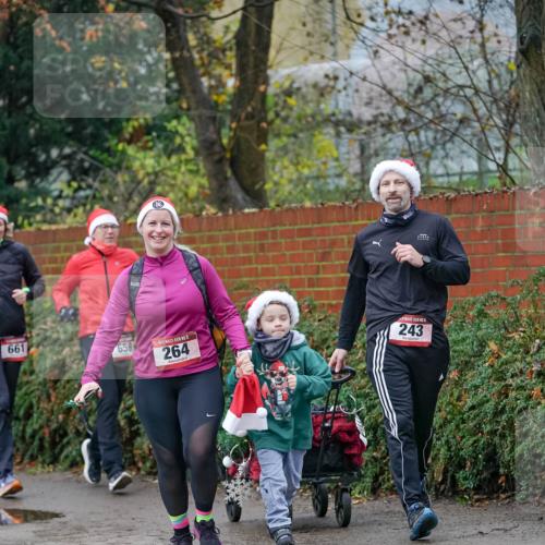 07.12.2025 - St. Pauli X-Mass-Run No. 15 Michael Burmester http://msf.ph/oto/9410308 07.12.2025 09:47:46 Laufen 661, 658, 264, 243 meine-sportfotos.de