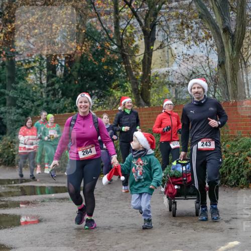 07.12.2025 - St. Pauli X-Mass-Run No. 15 Michael Burmester http://msf.ph/oto/9410326 07.12.2025 09:47:47 Laufen 264, 658, 243 meine-sportfotos.de