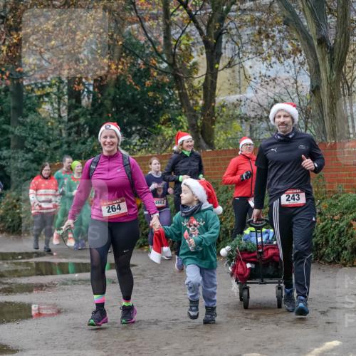 07.12.2025 - St. Pauli X-Mass-Run No. 15 Michael Burmester http://msf.ph/oto/9410329 07.12.2025 09:47:48 Laufen 264, 4662, 243 meine-sportfotos.de