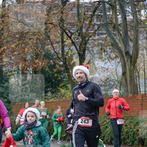 07.12.2025 - St. Pauli X-Mass-Run No. 15 Michael Burmester http://msf.ph/oto/9410344 07.12.2025 09:47:49 Laufen 15, 243, 658 meine-sportfotos.de