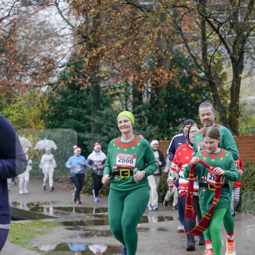 07.12.2025 - St. Pauli X-Mass-Run No. 15 Michael Burmester http://msf.ph/oto/9410392 07.12.2025 09:47:54 Laufen 15, 2666, 28, 89, 26 meine-sportfotos.de