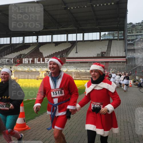 07.12.2025 - St. Pauli X-Mass-Run No. 15 Fabian Wolf http://msf.ph/oto/9410409 07.12.2025 11:11:13 Ziel 48, 411, 660, 697, 698, 777, 787, 788, 812, 815, 817, 832, 841, 909, 1145, 1146, 1147, 1518, 1519, 1557, 1565, 1568, 1619, 1707, 2258, 2742, 4801, 4813 meine-sportfotos.de