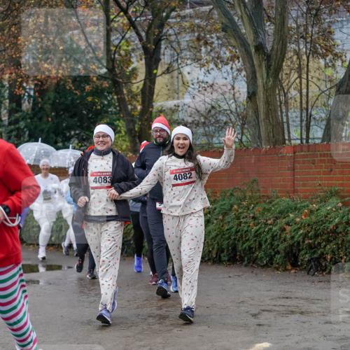 07.12.2025 - St. Pauli X-Mass-Run No. 15 Michael Burmester http://msf.ph/oto/9410434 07.12.2025 09:47:59 Laufen 4083, 4082 meine-sportfotos.de