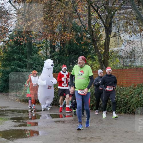 07.12.2025 - St. Pauli X-Mass-Run No. 15 Michael Burmester http://msf.ph/oto/9410528 07.12.2025 09:48:08 Laufen 3514, 3799, 3551, 300, 2645 meine-sportfotos.de
