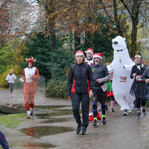 07.12.2025 - St. Pauli X-Mass-Run No. 15 Michael Burmester http://msf.ph/oto/9410558 07.12.2025 09:48:12 Laufen 3514, 2641, 3799, 342 meine-sportfotos.de