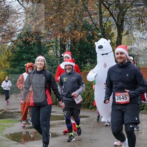 07.12.2025 - St. Pauli X-Mass-Run No. 15 Michael Burmester http://msf.ph/oto/9410570 07.12.2025 09:48:12 Laufen 2641, 2645 meine-sportfotos.de
