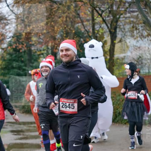 07.12.2025 - St. Pauli X-Mass-Run No. 15 Michael Burmester http://msf.ph/oto/9410575 07.12.2025 09:48:13 Laufen 15, 2645, 3428 meine-sportfotos.de