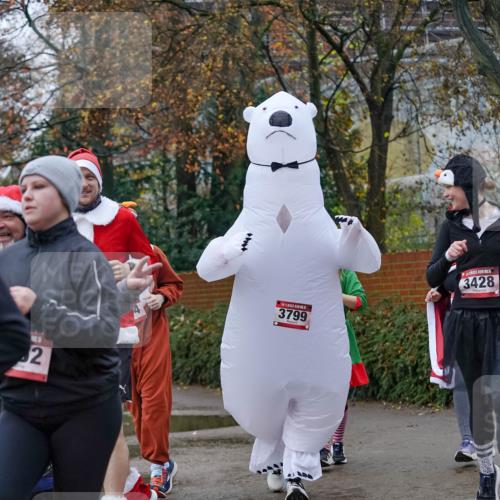 07.12.2025 - St. Pauli X-Mass-Run No. 15 Michael Burmester http://msf.ph/oto/9410587 07.12.2025 09:48:14 Laufen 2, 3799, 3428 meine-sportfotos.de
