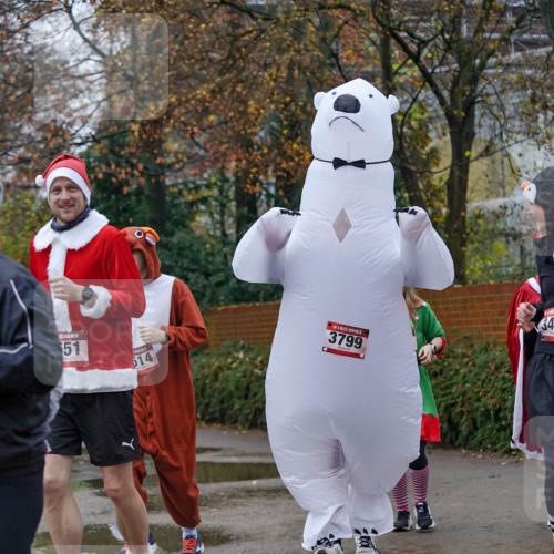07.12.2025 - St. Pauli X-Mass-Run No. 15 Michael Burmester http://msf.ph/oto/9410596 07.12.2025 09:48:14 Laufen 51, 614, 3799, 34 meine-sportfotos.de