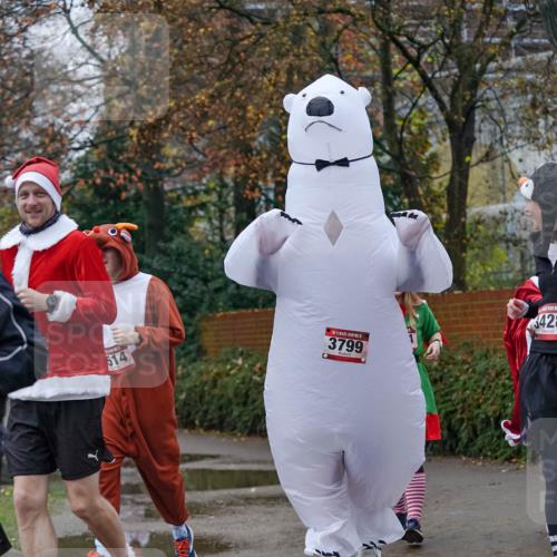 07.12.2025 - St. Pauli X-Mass-Run No. 15 Michael Burmester http://msf.ph/oto/9410599 07.12.2025 09:48:14 Laufen 514, 5, 3799, 3428 meine-sportfotos.de