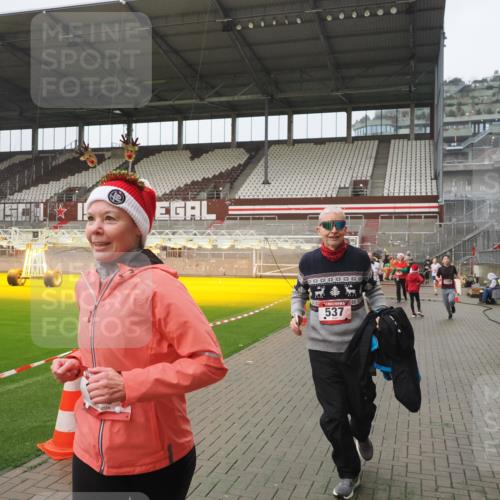 07.12.2025 - St. Pauli X-Mass-Run No. 15 Fabian Wolf http://msf.ph/oto/9410604 07.12.2025 11:11:28 Ziel 171, 182, 190, 411, 777, 787, 788, 812, 815, 817, 832, 841, 909, 1145, 1146, 1147, 1309, 1321, 1557, 1565, 1568, 1589, 1619, 1767, 1770, 4801, 4805, 4806, 4810, 4813, 5005, 5006 meine-sportfotos.de