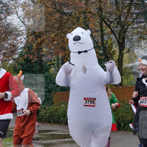 07.12.2025 - St. Pauli X-Mass-Run No. 15 Michael Burmester http://msf.ph/oto/9410605 07.12.2025 09:48:15 Laufen 3514, 3799, 342 meine-sportfotos.de