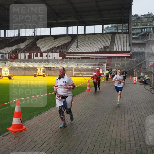 07.12.2025 - St. Pauli X-Mass-Run No. 15 Fabian Wolf http://msf.ph/oto/9410651 07.12.2025 11:11:32 Ziel 171, 182, 190, 1145, 1146, 1147, 1309, 1321, 1589, 1711, 1714, 1767, 1770, 4805, 4806, 4810, 5005, 5006 meine-sportfotos.de