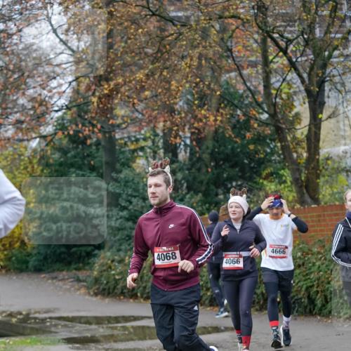 07.12.2025 - St. Pauli X-Mass-Run No. 15 Michael Burmester http://msf.ph/oto/9410655 07.12.2025 09:48:24 Laufen 4068, 4066, 4666 meine-sportfotos.de
